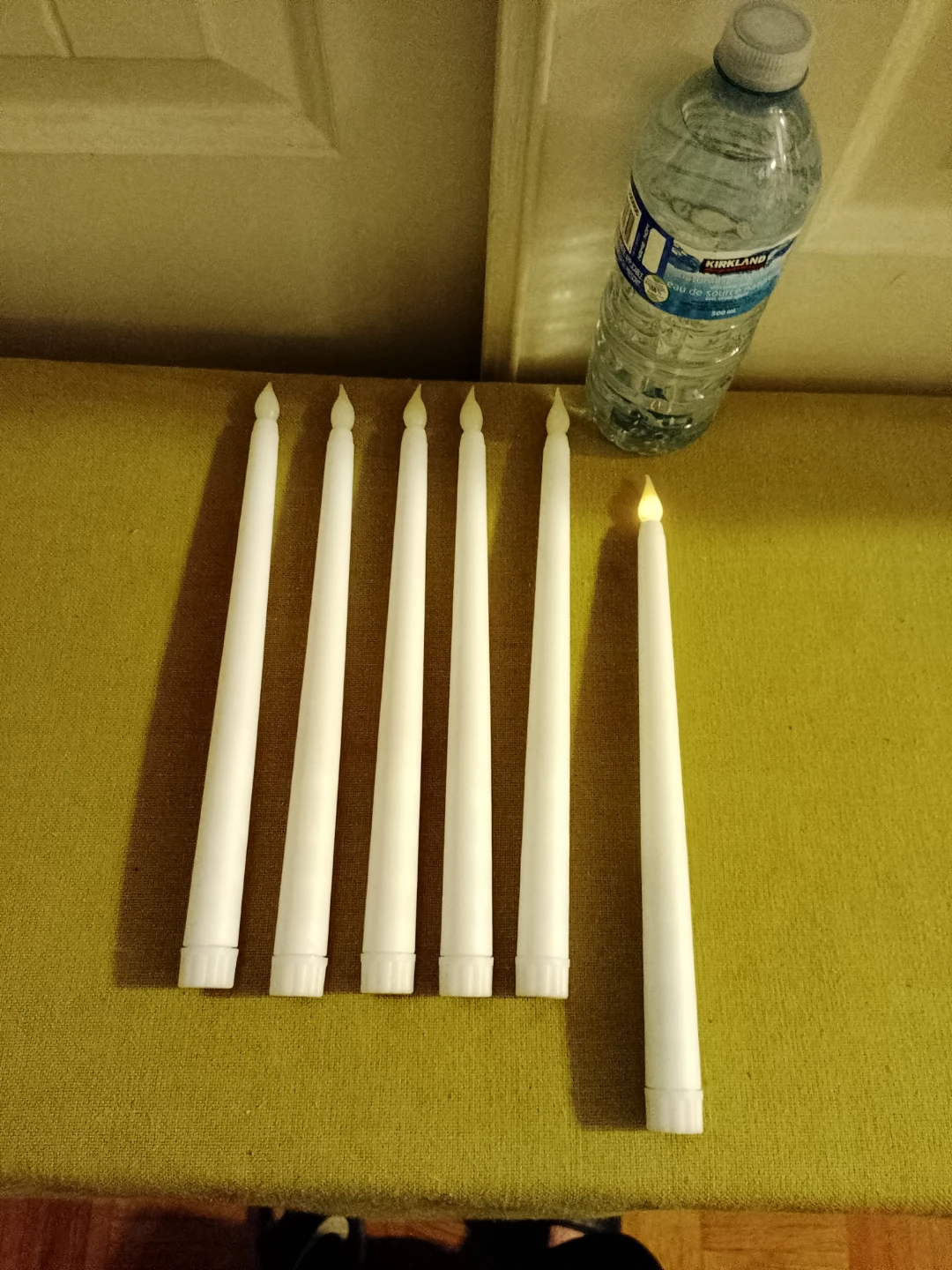 🕯️ ➡️ Flameless Taper Candles 🚨 Retails $13.25+Tx / (6) Pk 🕯️