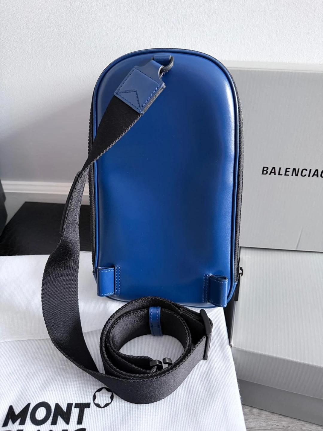 Montblanc Blue Leather Sling Bag - photo 3