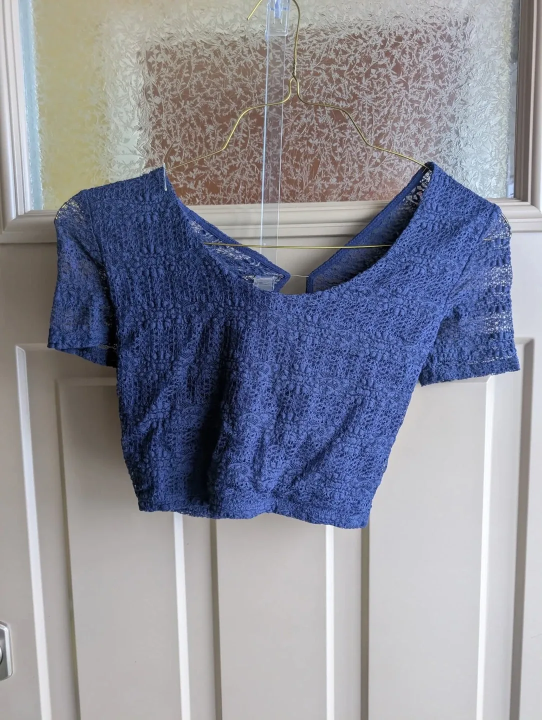 Womens sz med crop tops $3 each