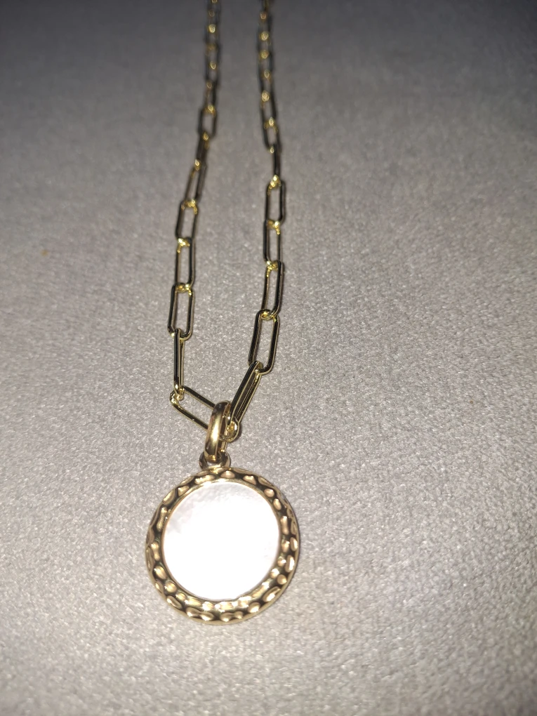 Gold Tone Necklace with Round Pendant