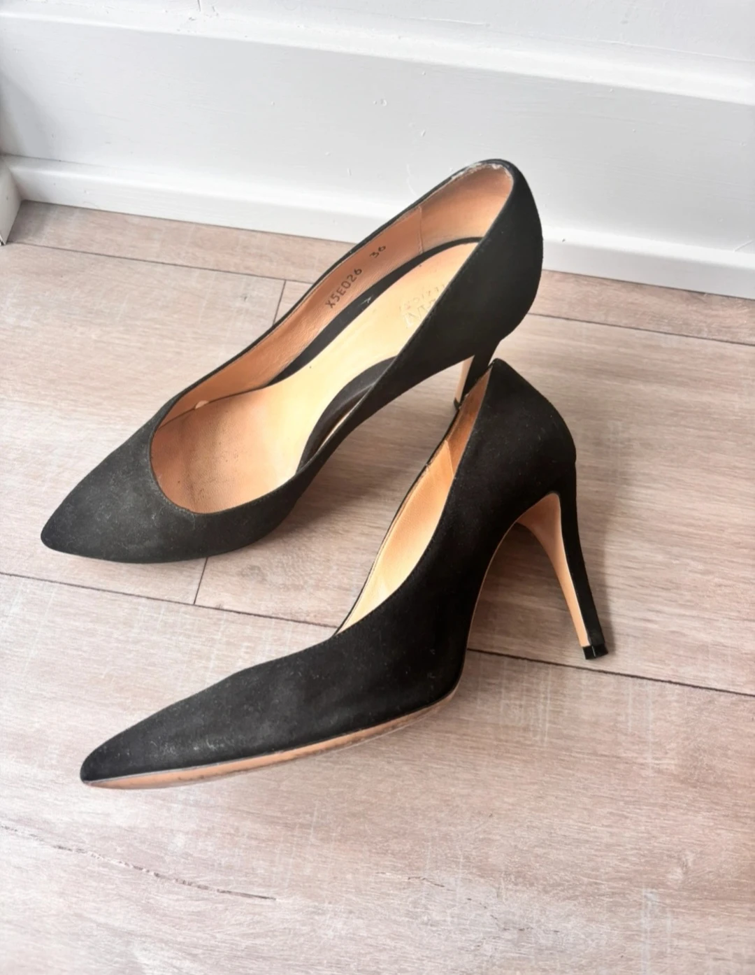 Armani Collection Velvet Kitten Heel Pumps – Size 36 - photo 4