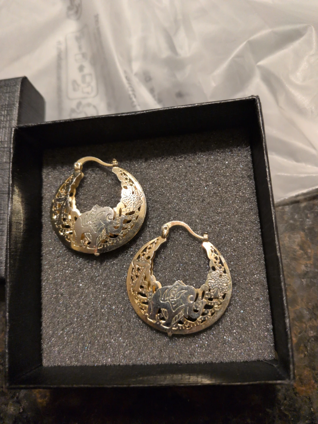 Elephant Design Hoop Earring - photo 2