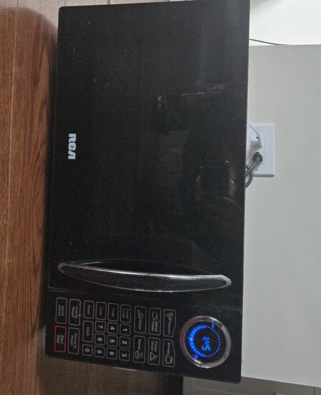 RCA Black Microwave Oven