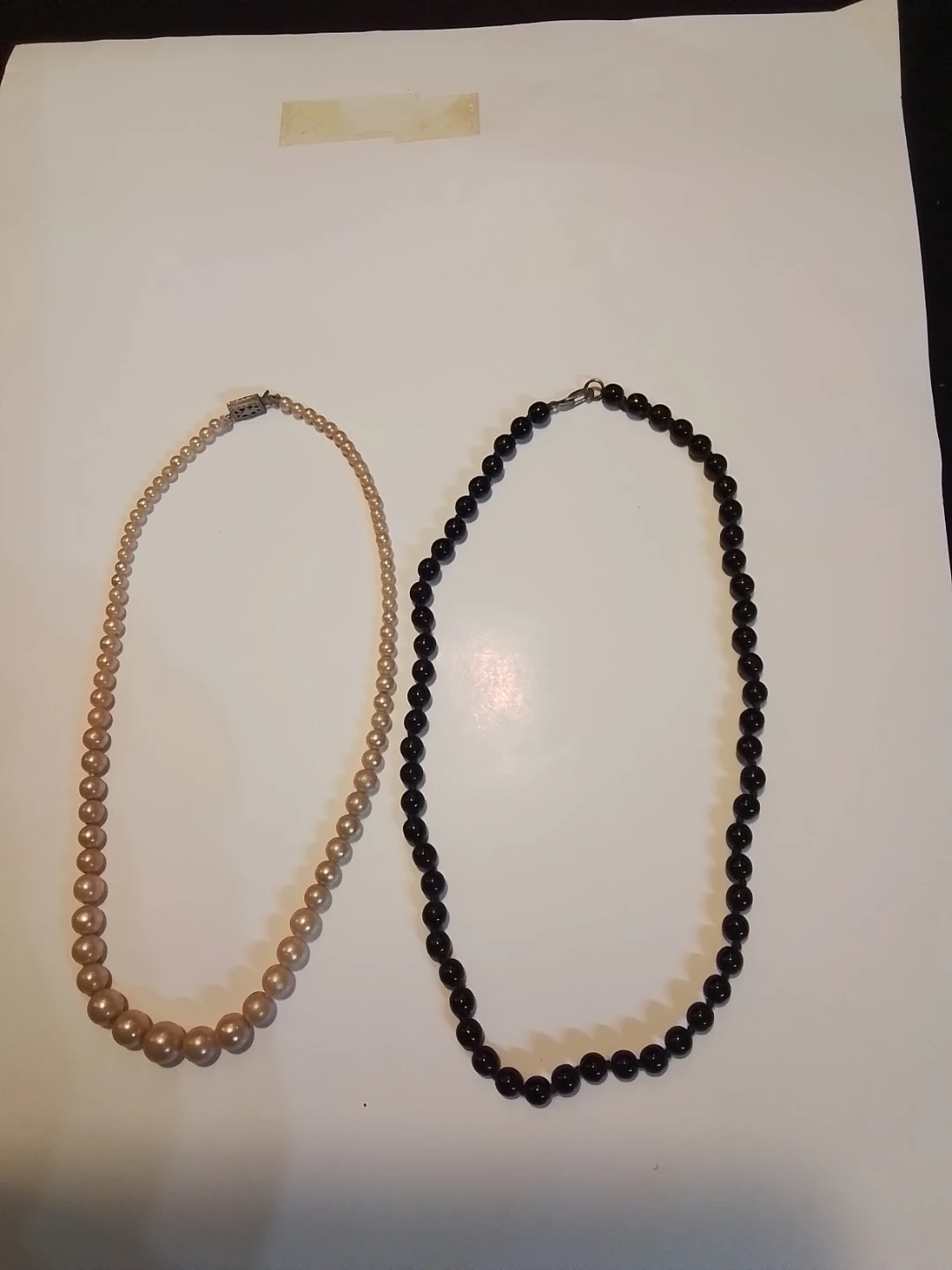 Vintage Beaded Necklaces - Black and Pearl Colour - photo 2