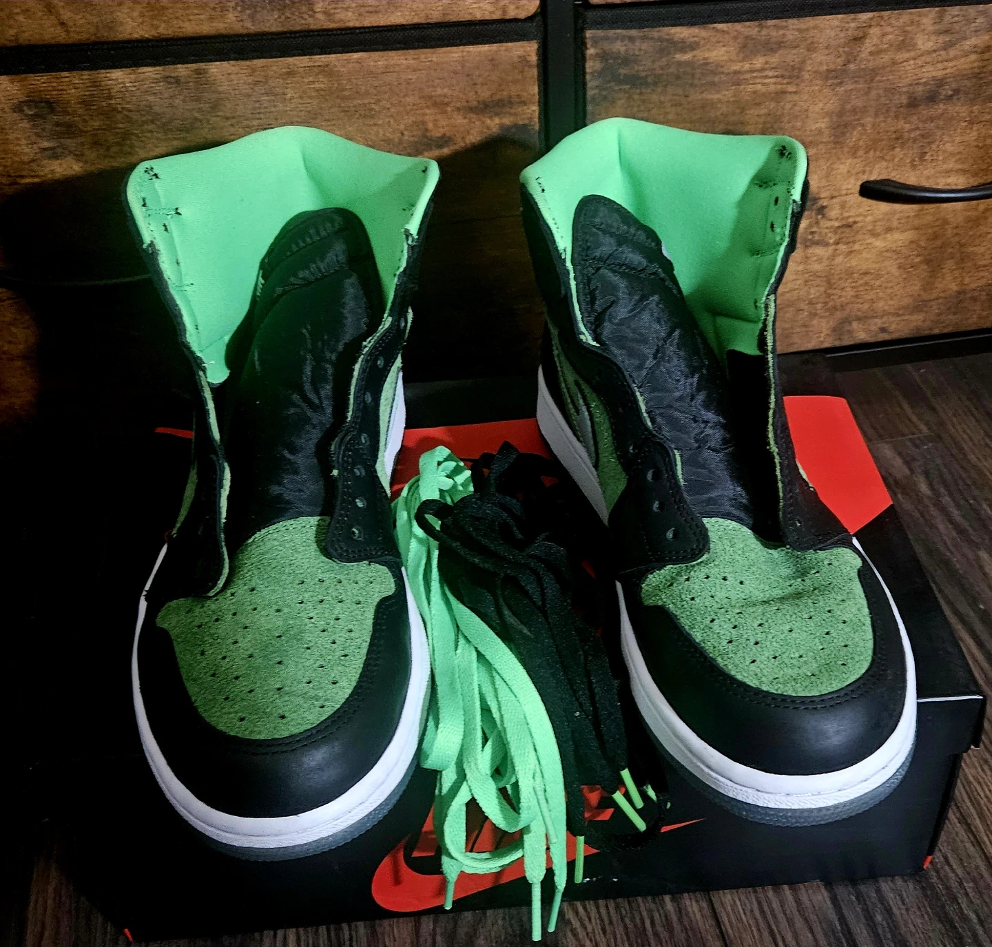 Jordan 1 Retro High Zoom Zen Green Size:  US M 10.5 - photo 2