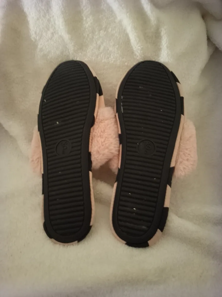 Victoria's Secret Pink Slippers image indicator(2)