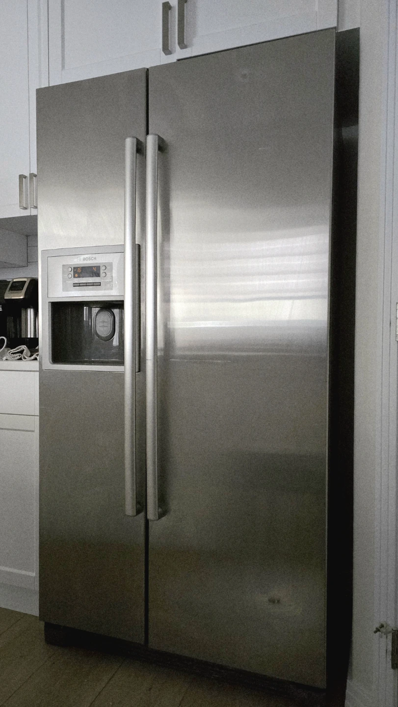 Bosch B20CS50SNS/02 Side by Side Refrigerator/Freezer