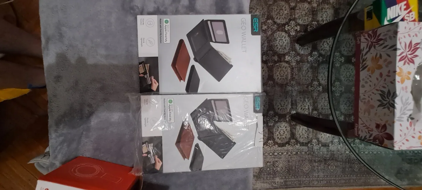 New ESR Geo Wallet with Find My Function