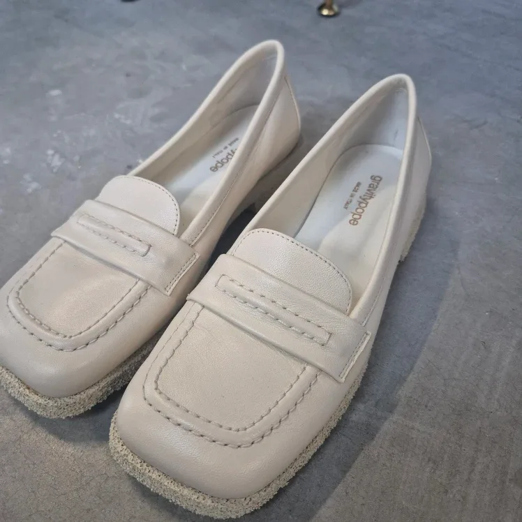 Gravity pope Cream Leather Loafers - Size 37 image indicator(2)