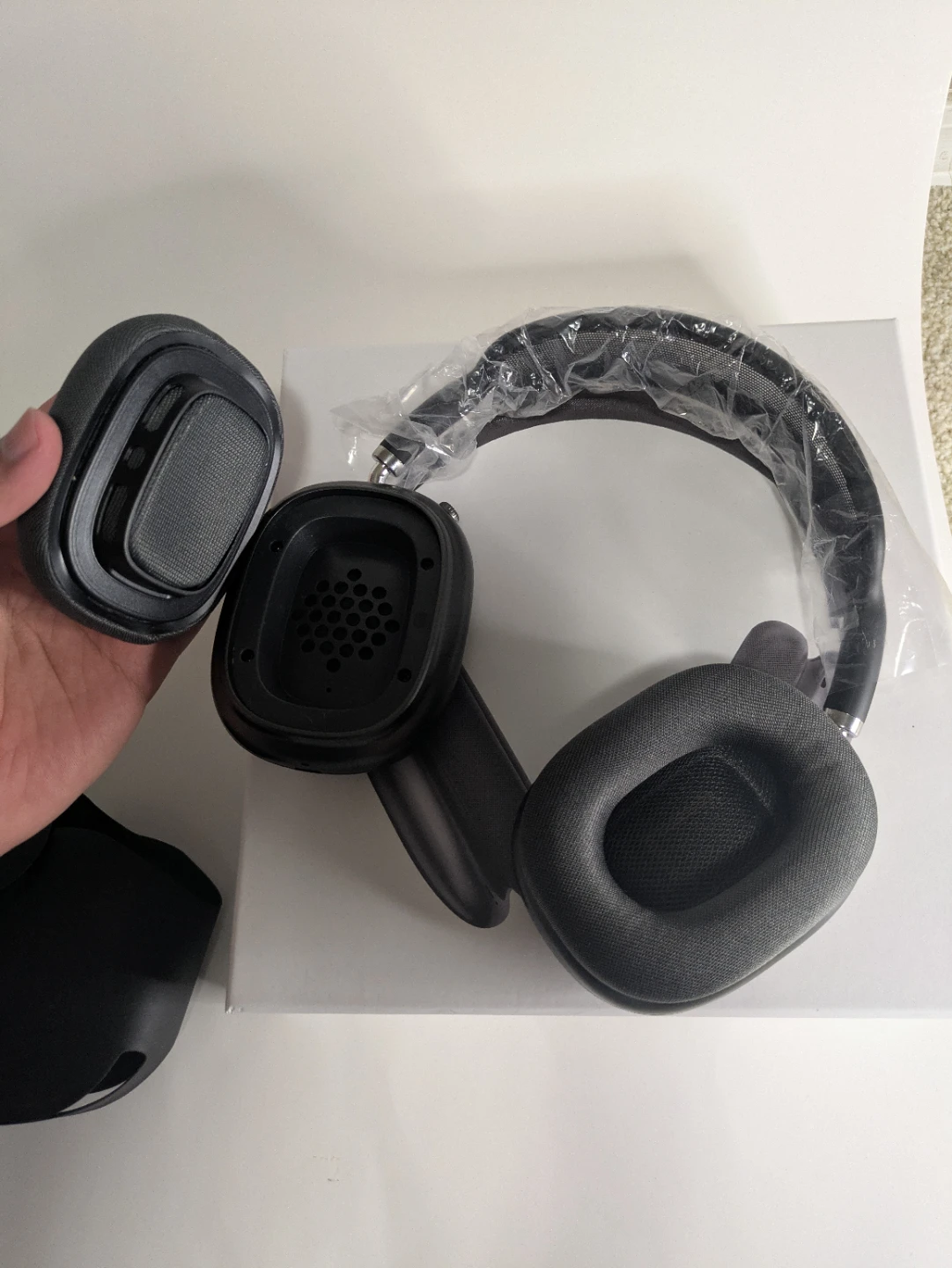 Apple AirMax Wireless Headphones - photo 2