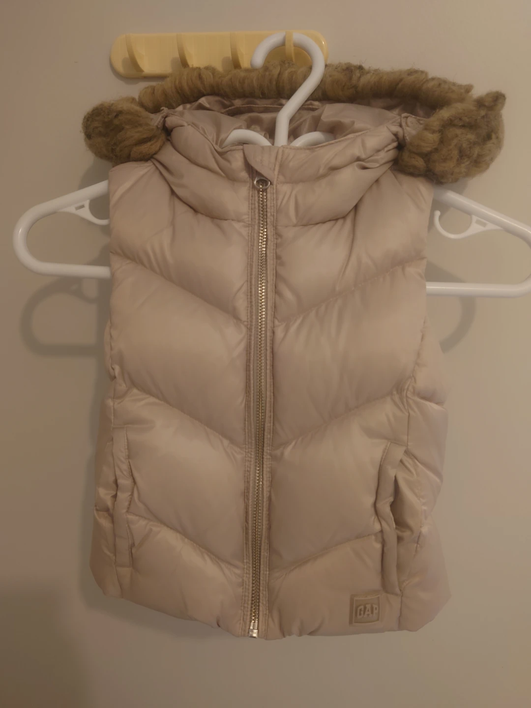 Gap Kids Puffer Vest - XS (4-5)