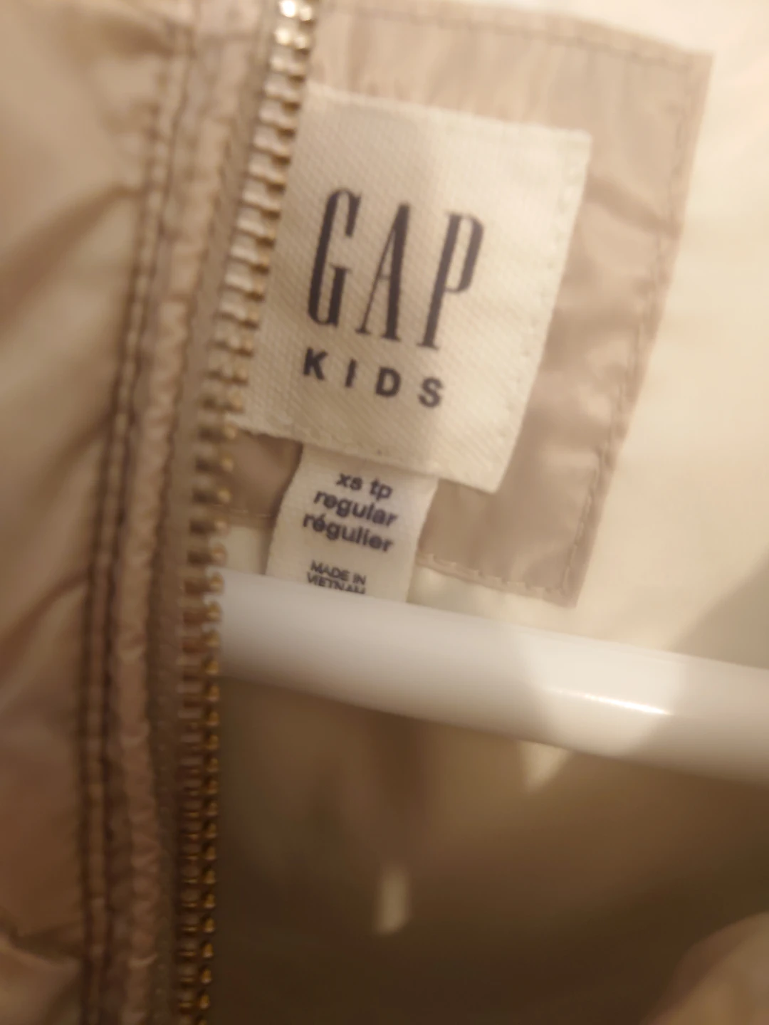 Gap Kids Puffer Vest - XS (4-5) - photo 3