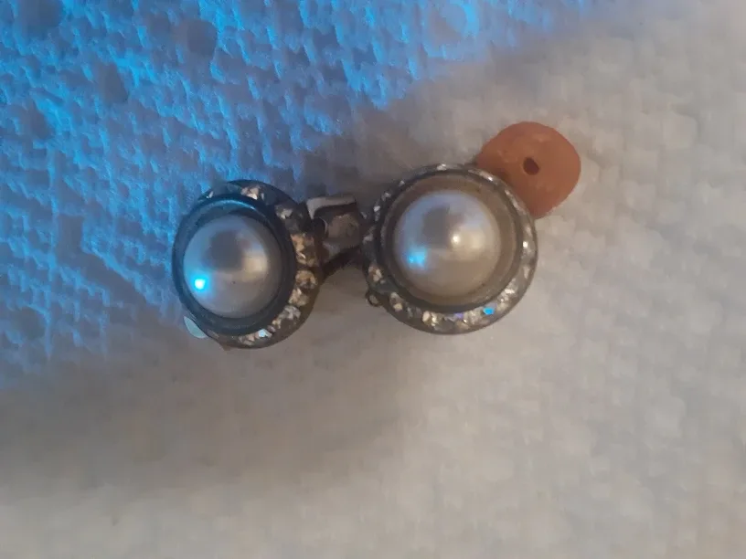 Vintage Pearl Clip-on Earrings Pair