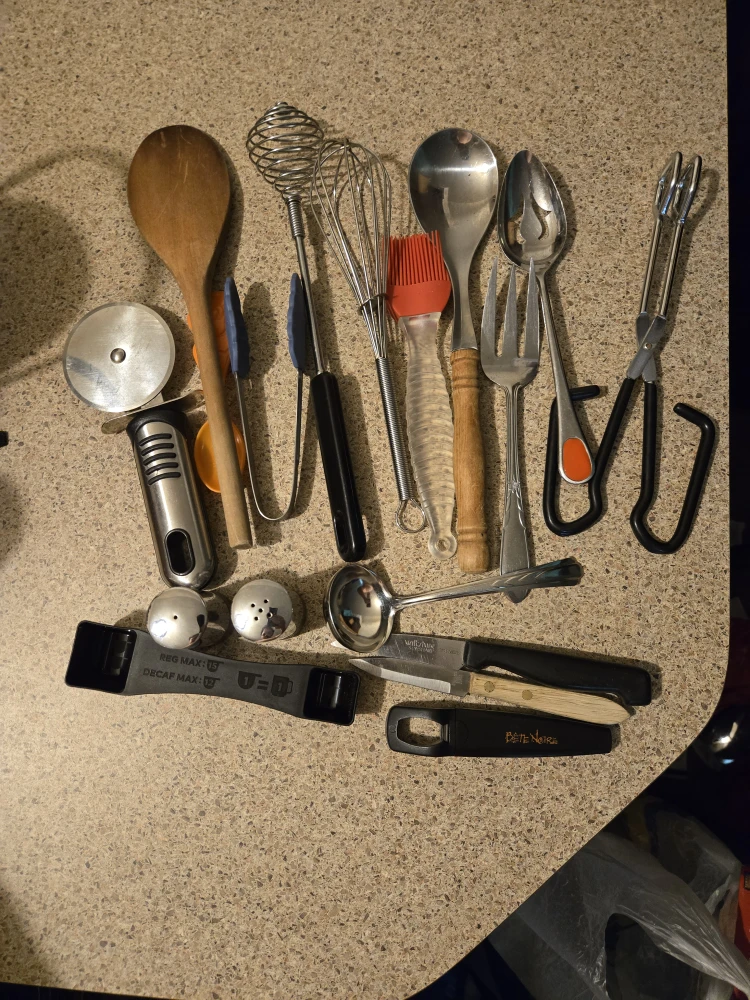 Assorted Kitchen Utensils