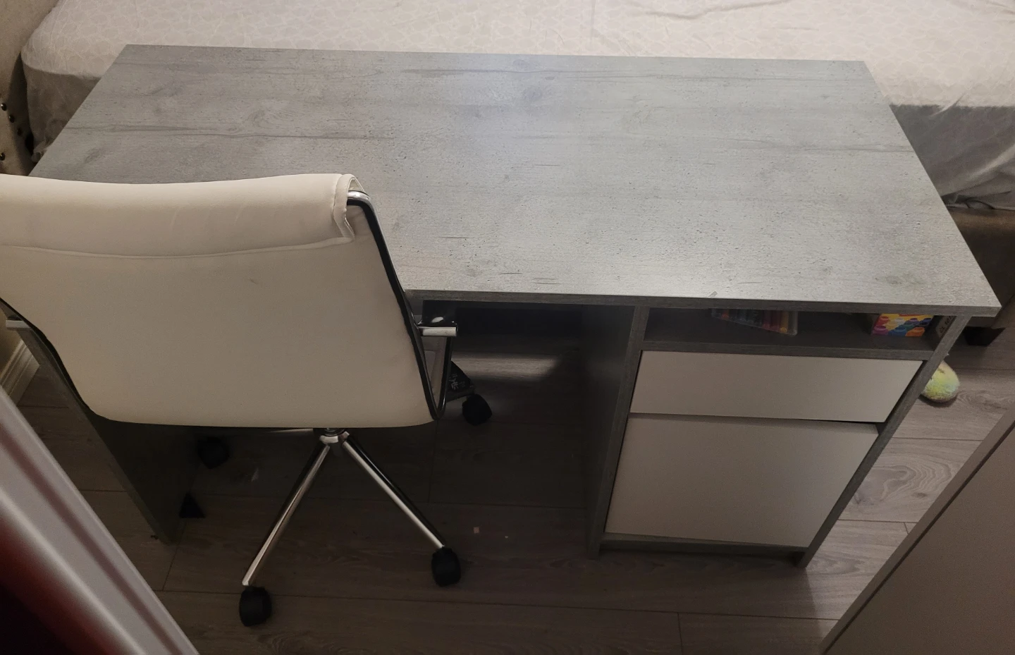 2 Grey Desk with White Drawers with 2 office chair - photo 2