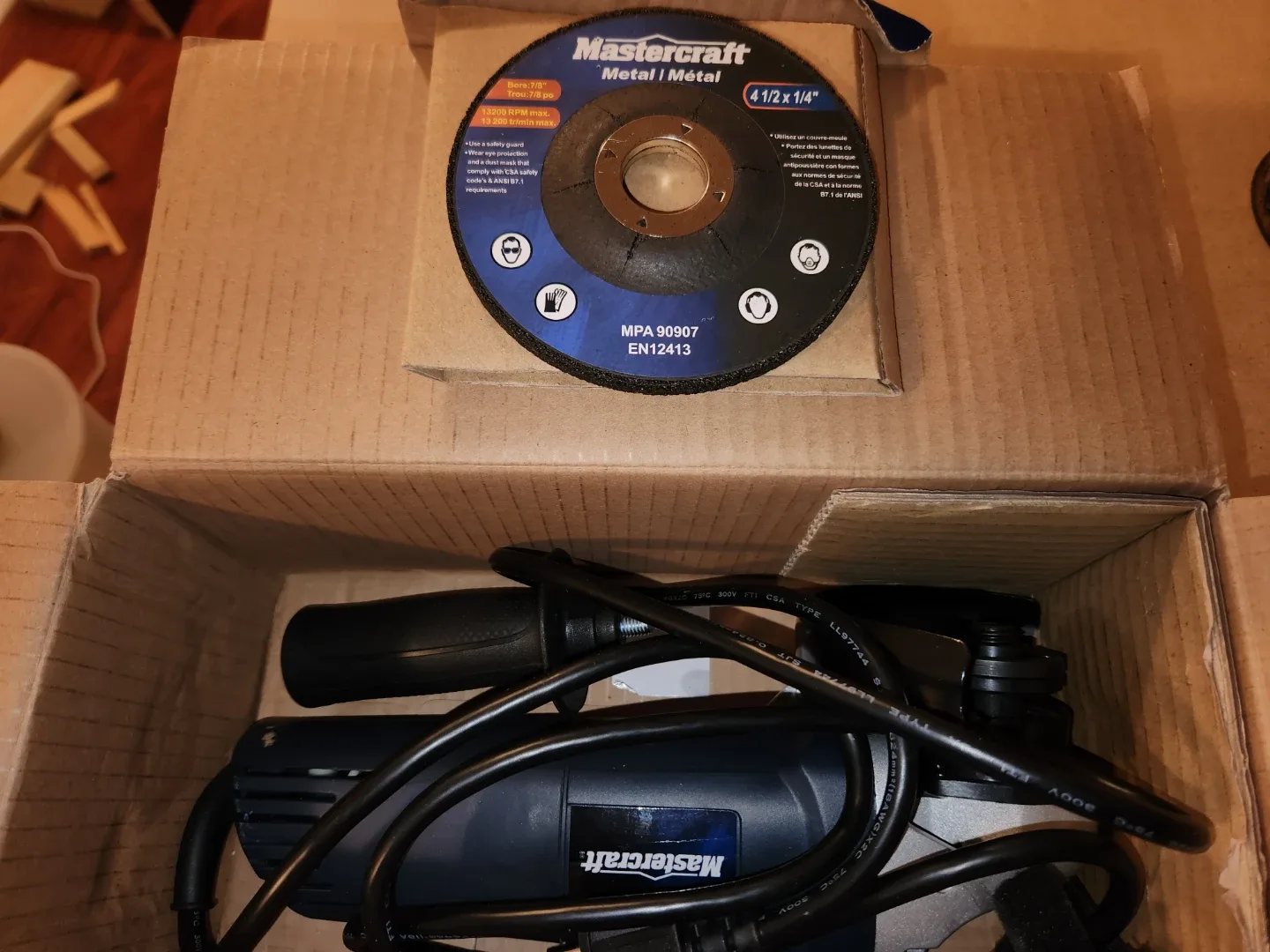 Mastercraft 4 1/2" Angle Grinder - Like New! image indicator(2)