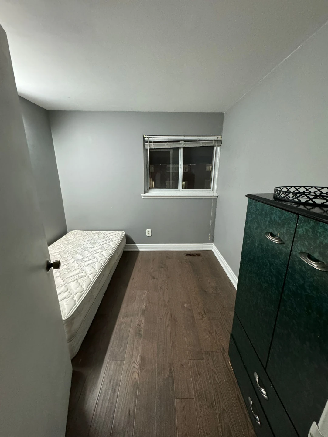 Private room for rent in Etobicoke - photo 5