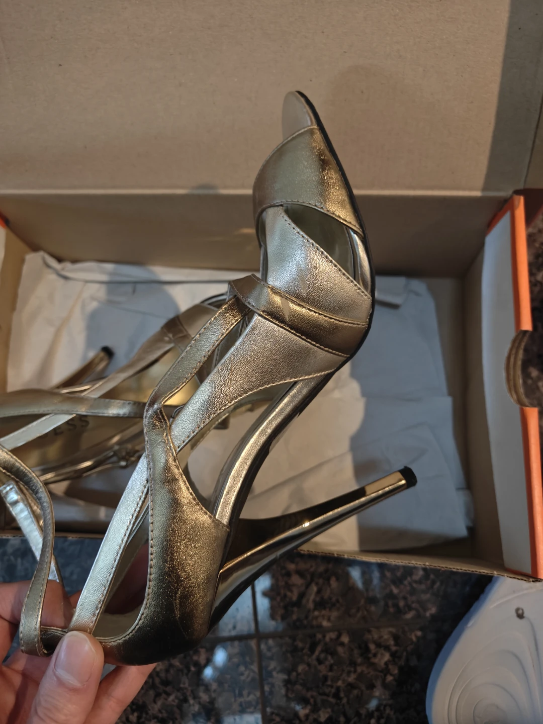 Guess Gold Heels - Size 8.5M - photo 2