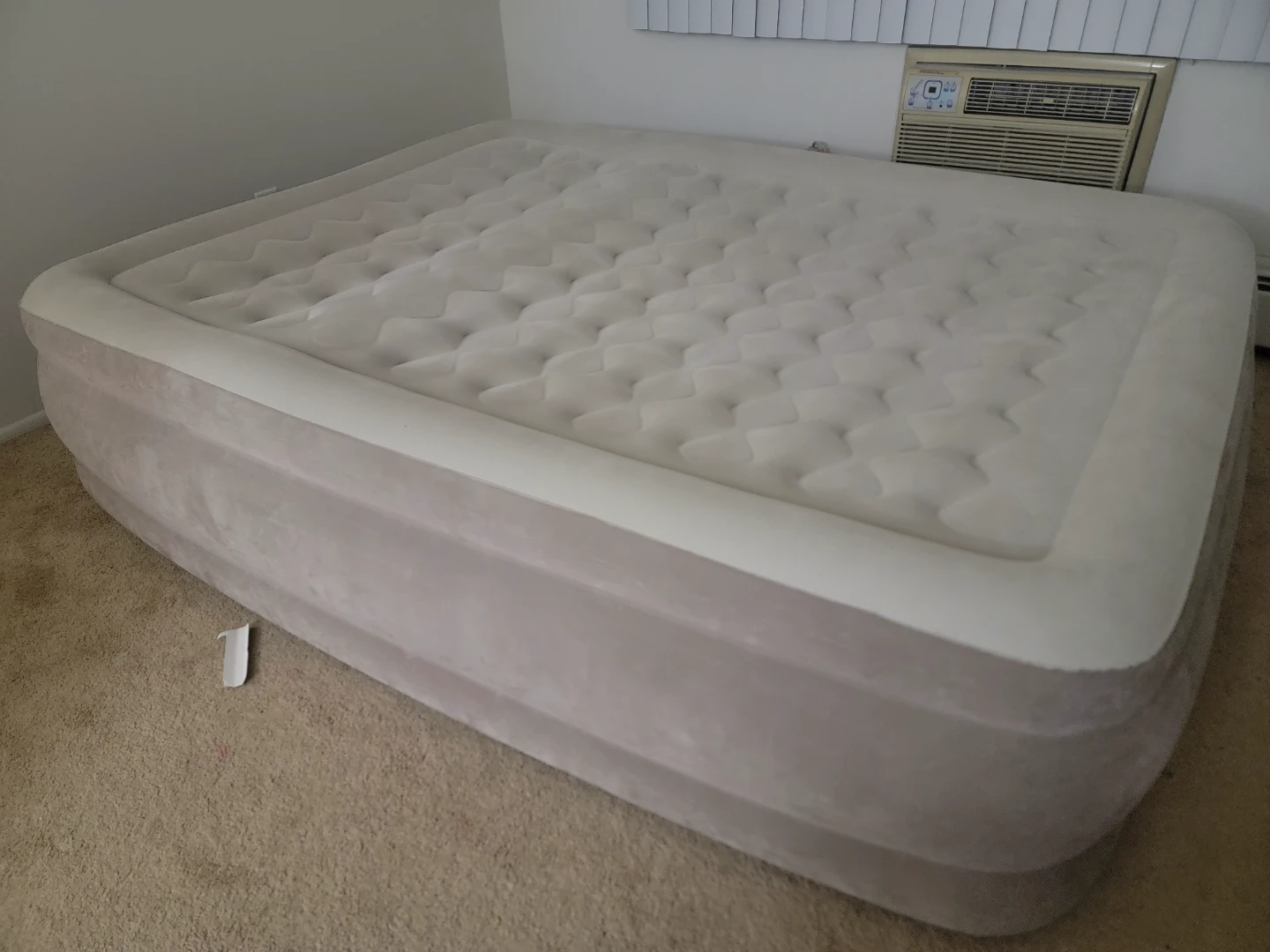 Intex Airbed with Built-in Pump - photo 4
