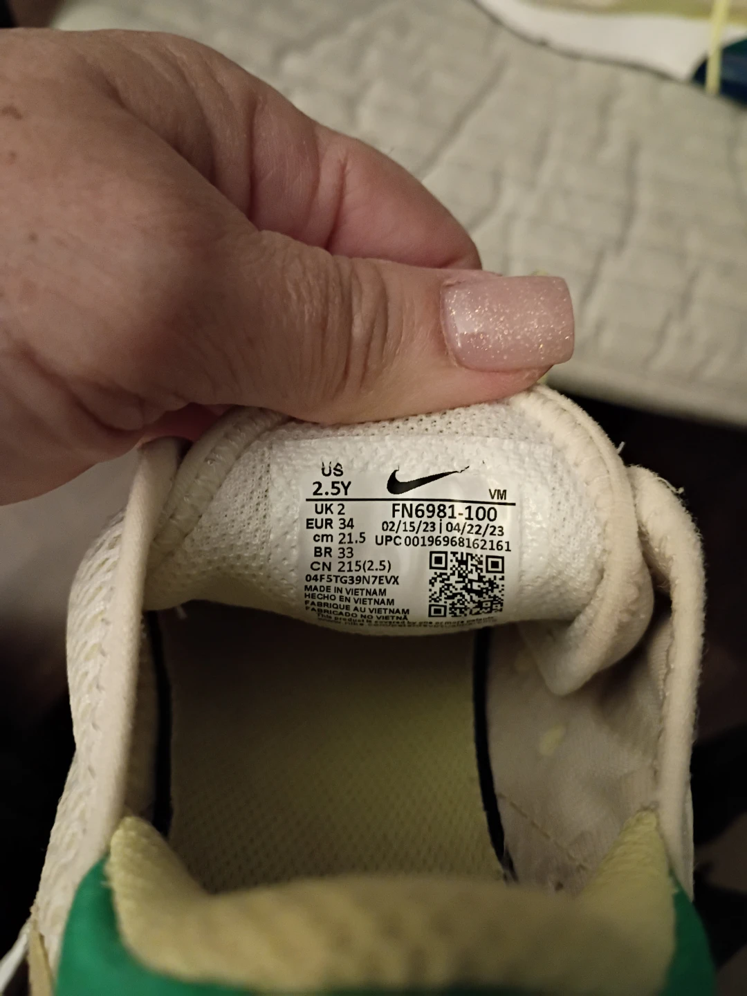 Nike Air Max 270 Yellow/Green Size 2.5Y - photo 4