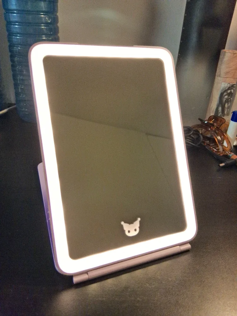 Miniso Kuromi LED folding mirror image indicator(2)