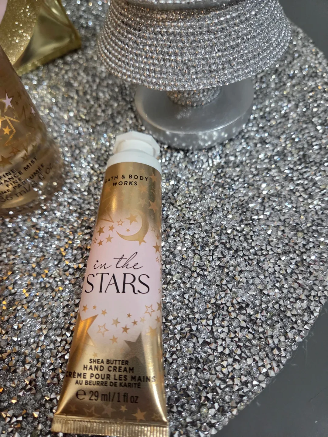 🎅NWT BATH & BODY WORKS IN THE STARS GIFT SET🎄 image indicator(6)