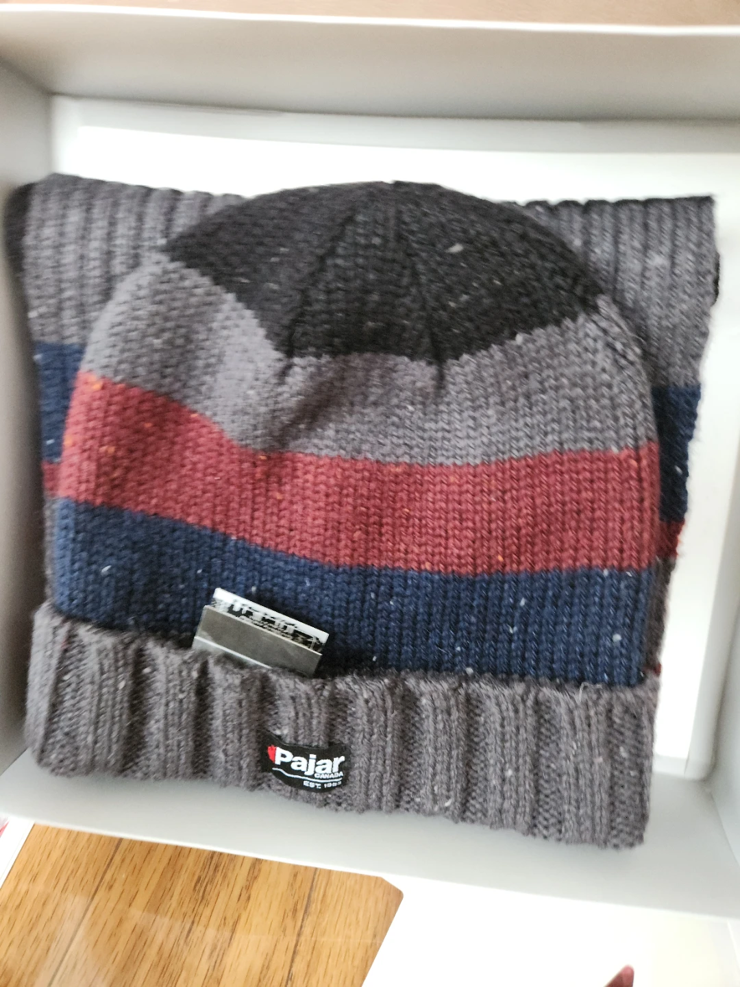 New PAJAR Canada Hat and Scarf Set - photo 3