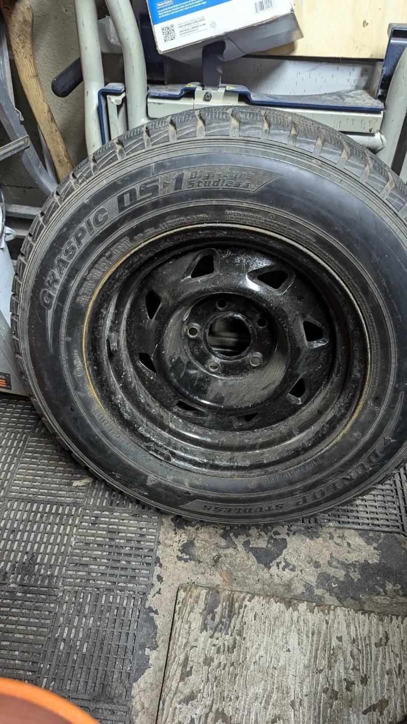 #Cleanout 2 Dunlop Studless Tires