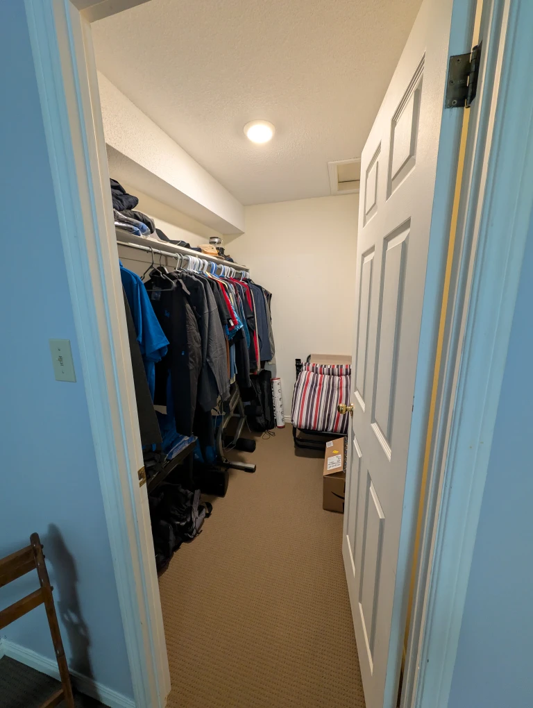 Room For Rent - photo 2