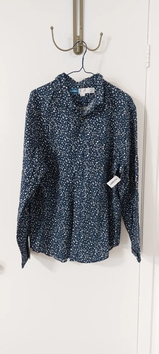New Old Navy Shirt - Size L