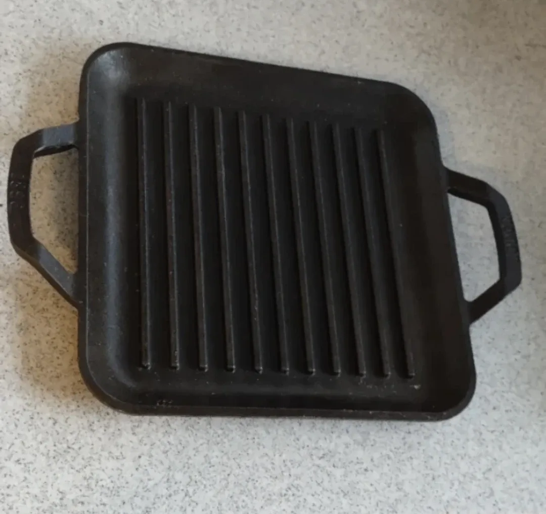 Lodge Chef Collection 11 Inch Square Grill Pan #Cleanout image indicator(7)