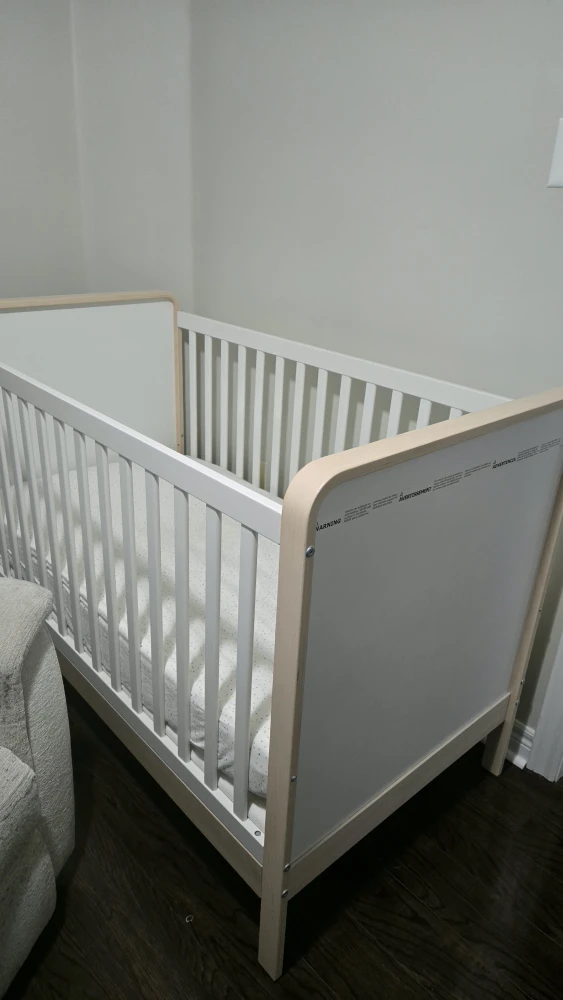 Crib with 2 Mattresses