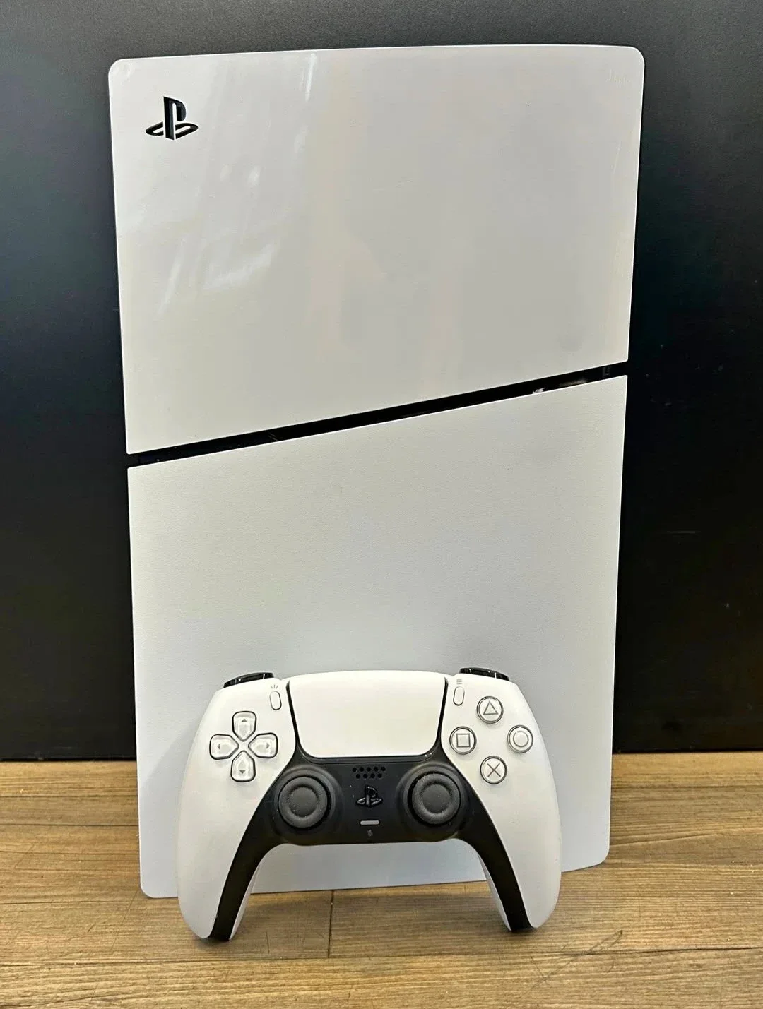 PS5 Slim (disk) + PSVR2 + accessories and Games : Full Setup image indicator(2)