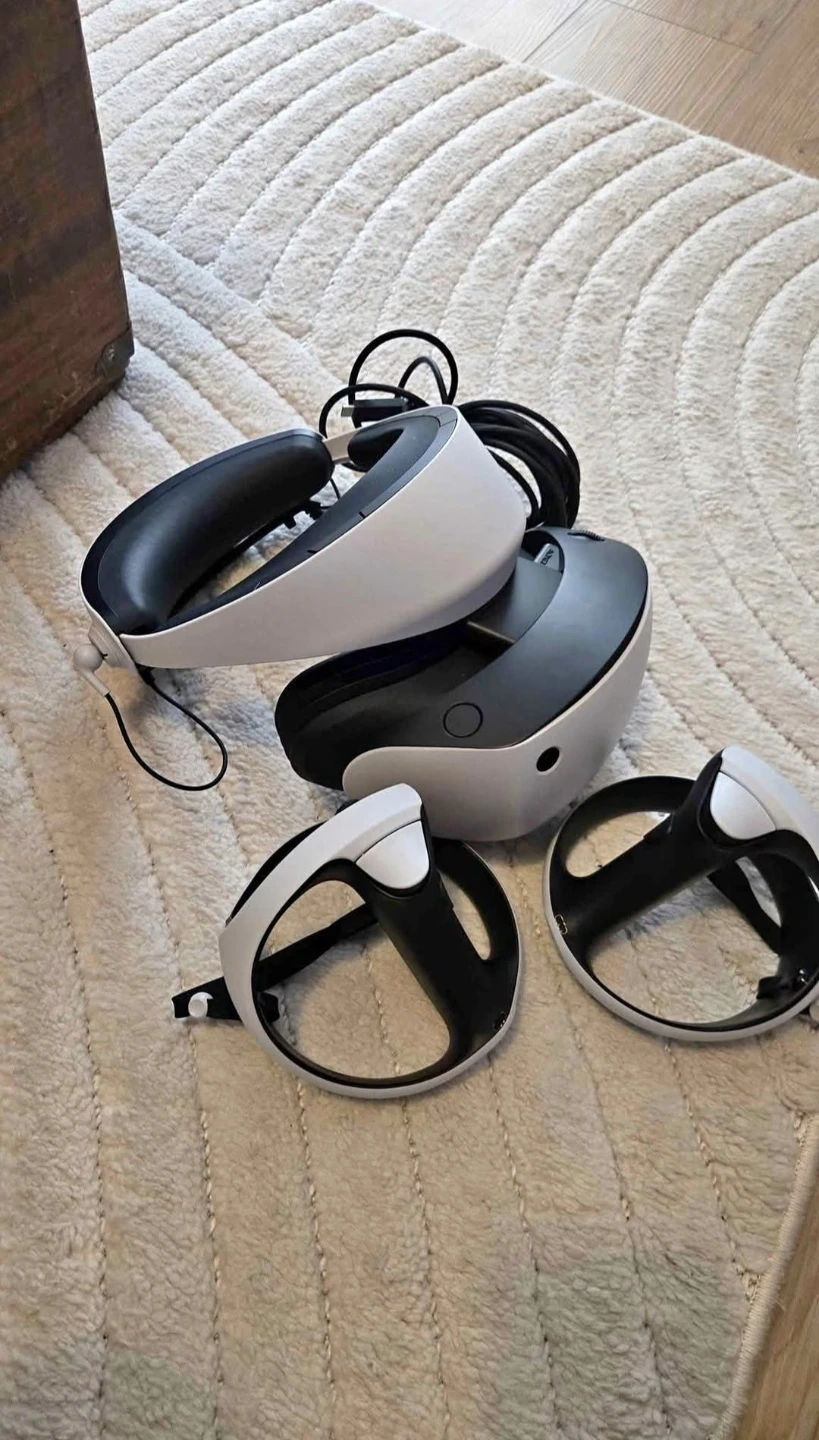 PS5 Slim (disk) + PSVR2 + accessories and Games : Full Setup - photo 3