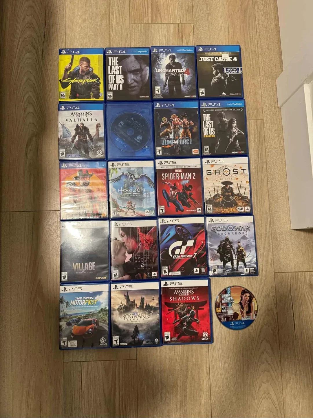 PS5 Slim (disk) + PSVR2 + accessories and Games : Full Setup image indicator(6)