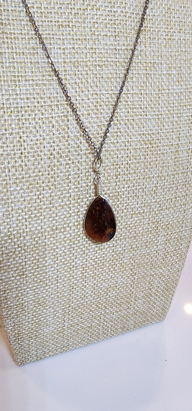 Amber Teardrop Pendant Necklace - photo 4