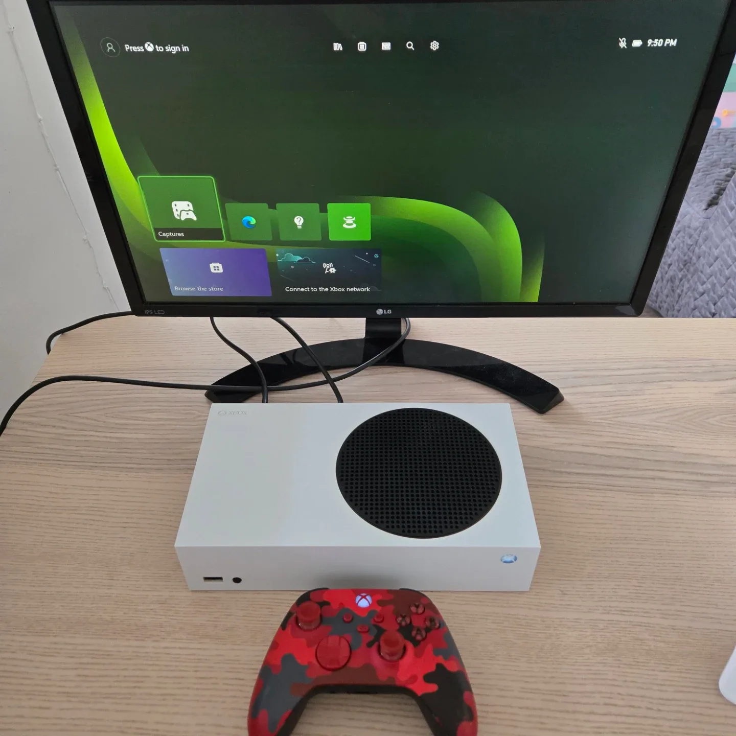 Xbox Series S. CLEAN in box. Digital x box image indicator(5)