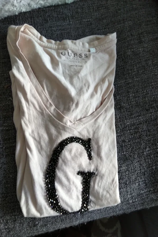 Guess Beige T-shirt with 'G' - Size Small