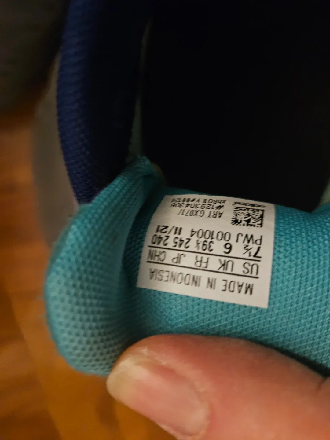 Adidas navy, aqua, and lavender Women's sneakers in size 7.5M image indicator(4)