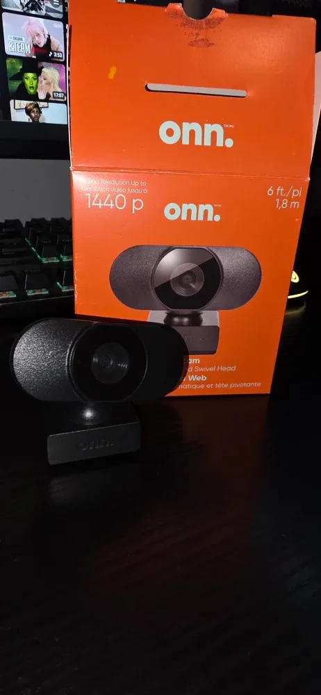 onn. 1440p Webcam with Autofocus and swivel head image indicator(2)