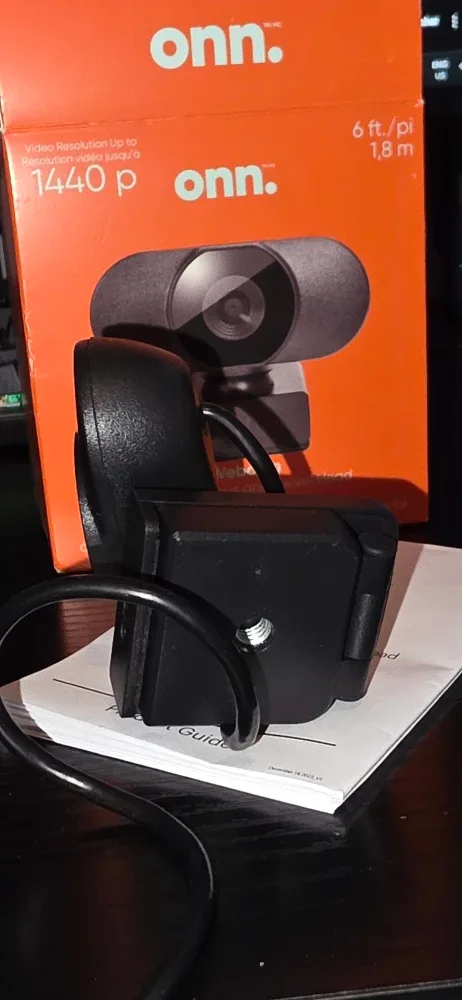 onn. 1440p Webcam with Autofocus and swivel head image indicator(5)