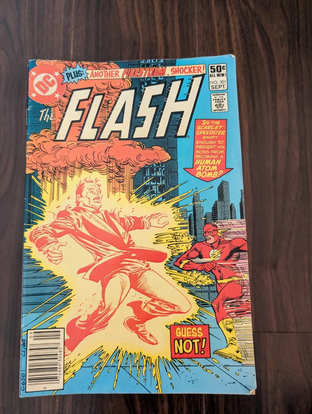 Marvel/DC Comic Book Lot - Deadpool, Spider-Man, Watchmen, Flash image indicator(10)