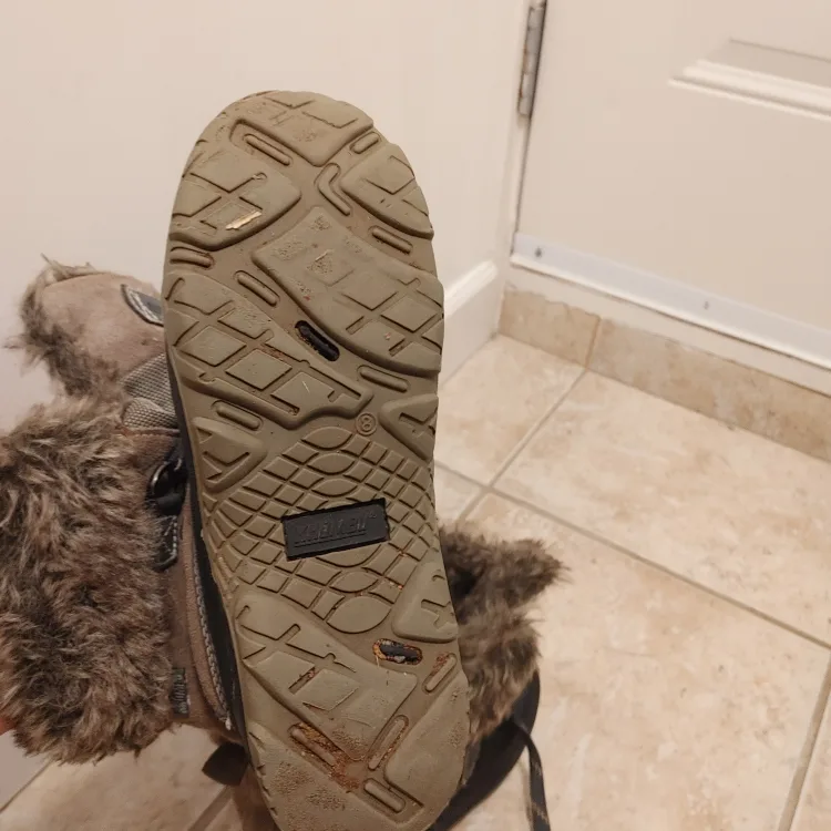 Women's  Winter Boots - Size 8 image indicator(5)