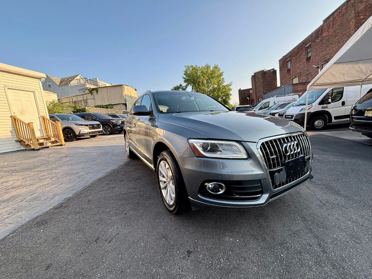 Audi Q5 Gray SUV - photo 3