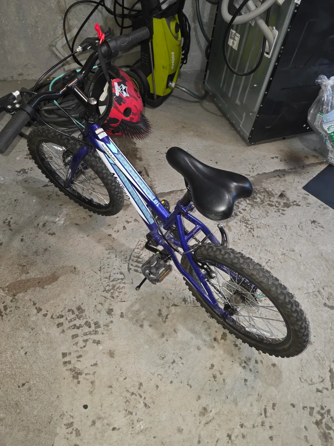 Movelo 18" Bike - Blue image indicator(2)