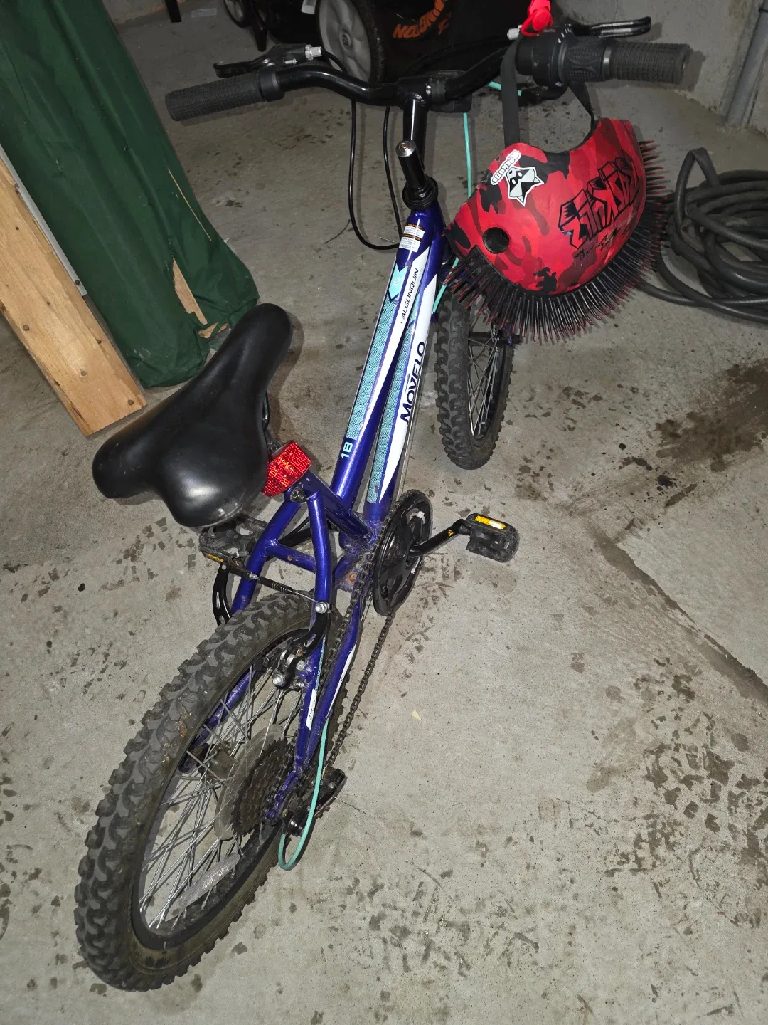 Movelo 18" Bike - Blue image indicator(3)