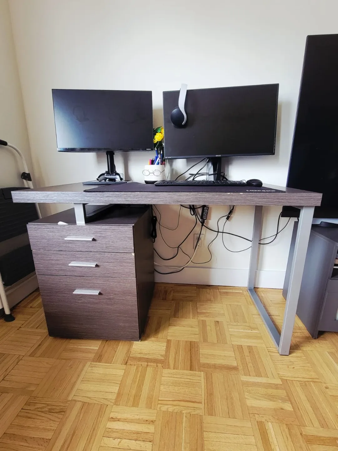 Luxcoms Desk with 3-Drawer Cabinet image indicator(3)