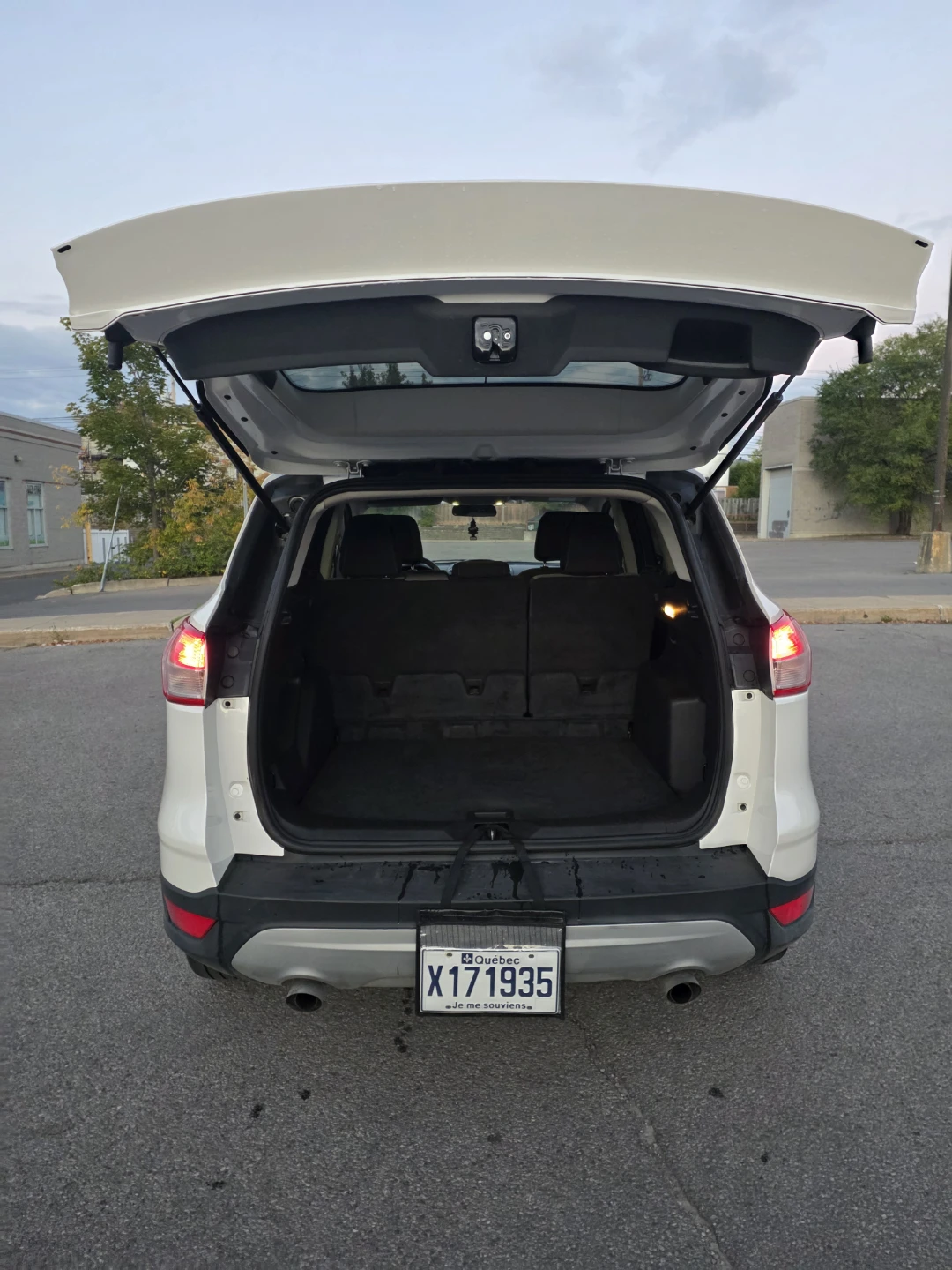 Ford Escape SUV - White - photo 5