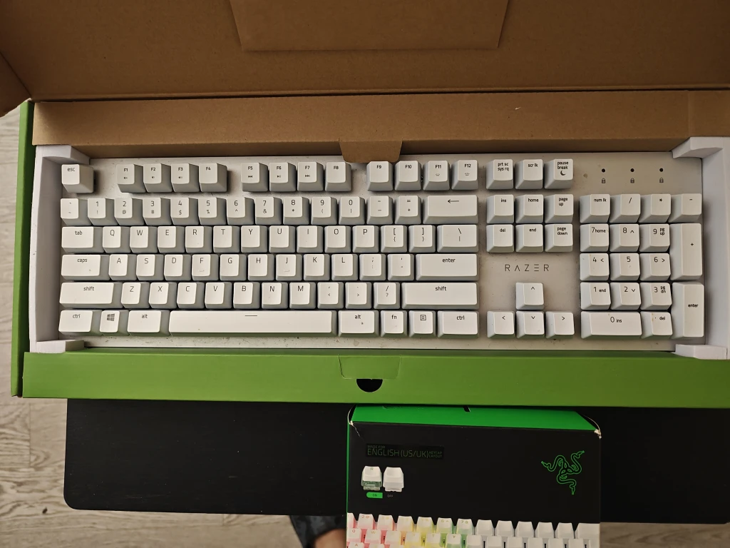 #Cleanout - Razer Pro Type + Phantom Keycaps - plz read descrip - photo 3
