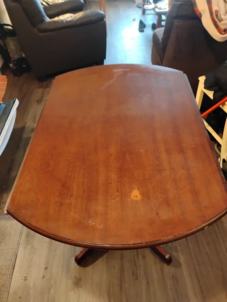 Round Wooden Dining Table image indicator(3)